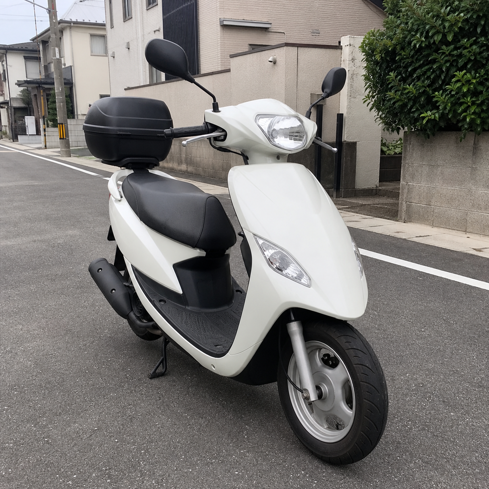 125cc City Scooter with Top Box in Fukuoka, Japan